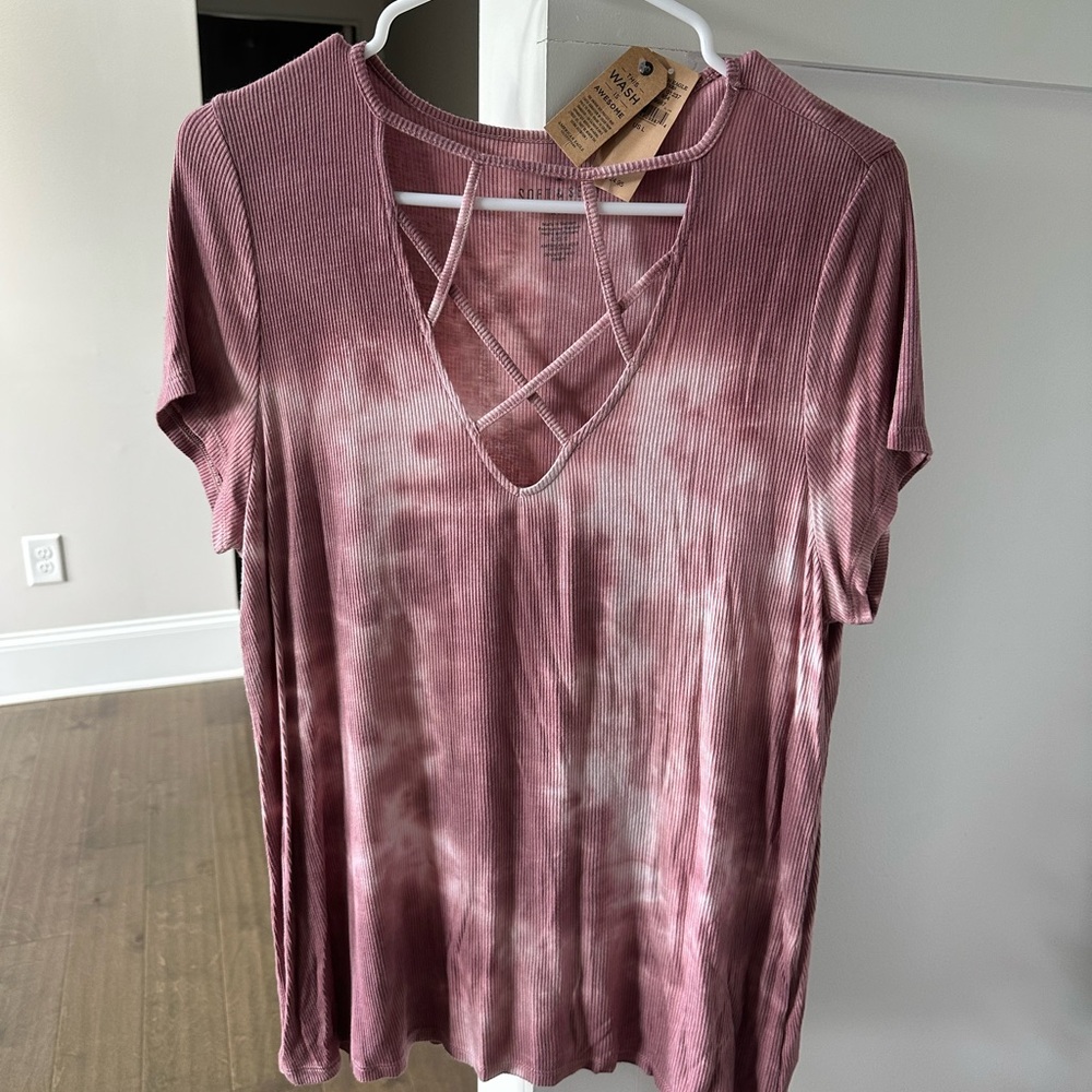 American Eagle Women's Pink Tie-Dye V-Neck Top